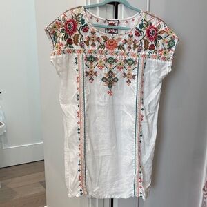 Johnny Was White Tunic with Multicolor Embroidery